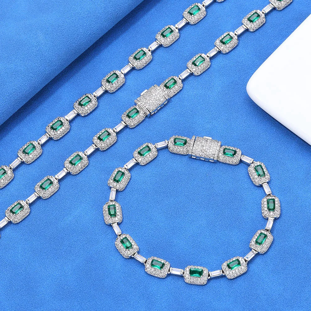 Emerald Crown Bracelet – Precision-Cut Luxury